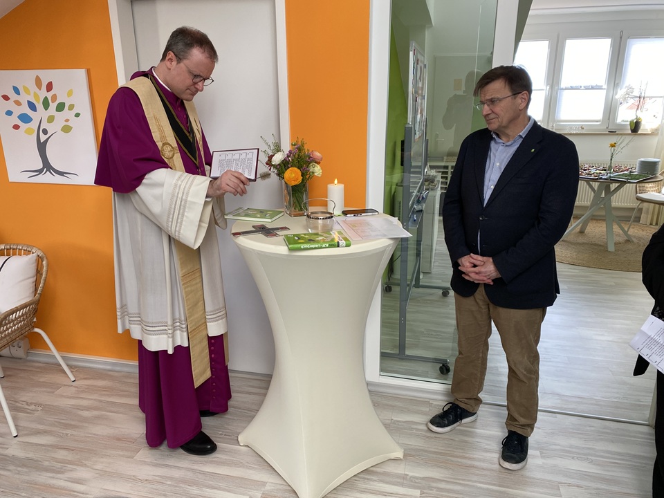 Domkapitular Michael Dreßel,li., mit KJF Direktor Michael Eibl (Foto: Sebastian Schmid) Sebastian Schmid